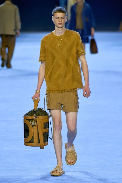Look 5